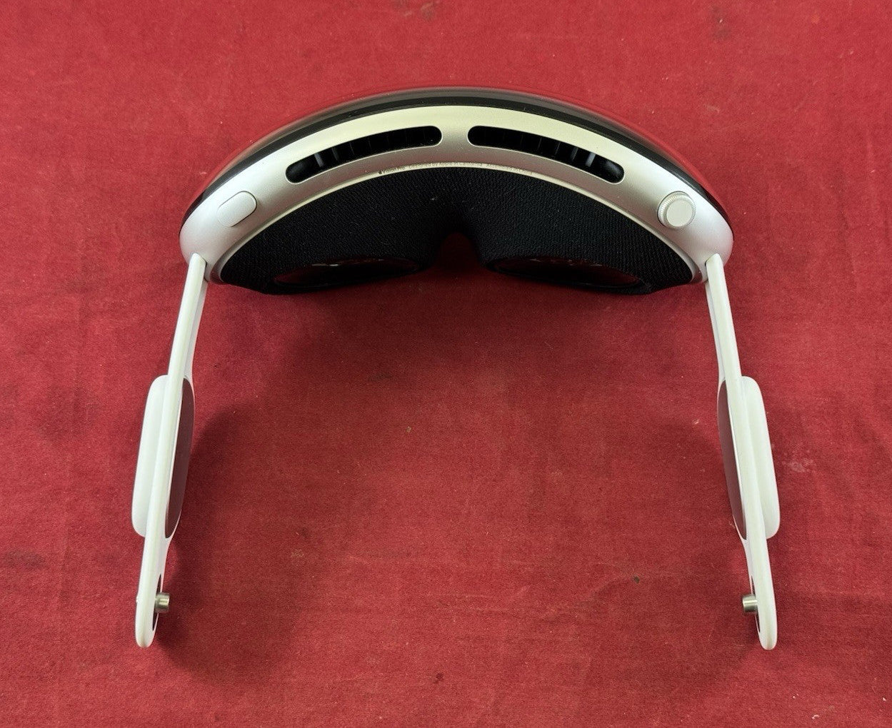 Apple Vision Pro VR Headset w/ Original Box 256GB - MQL83LL/A - Image 9