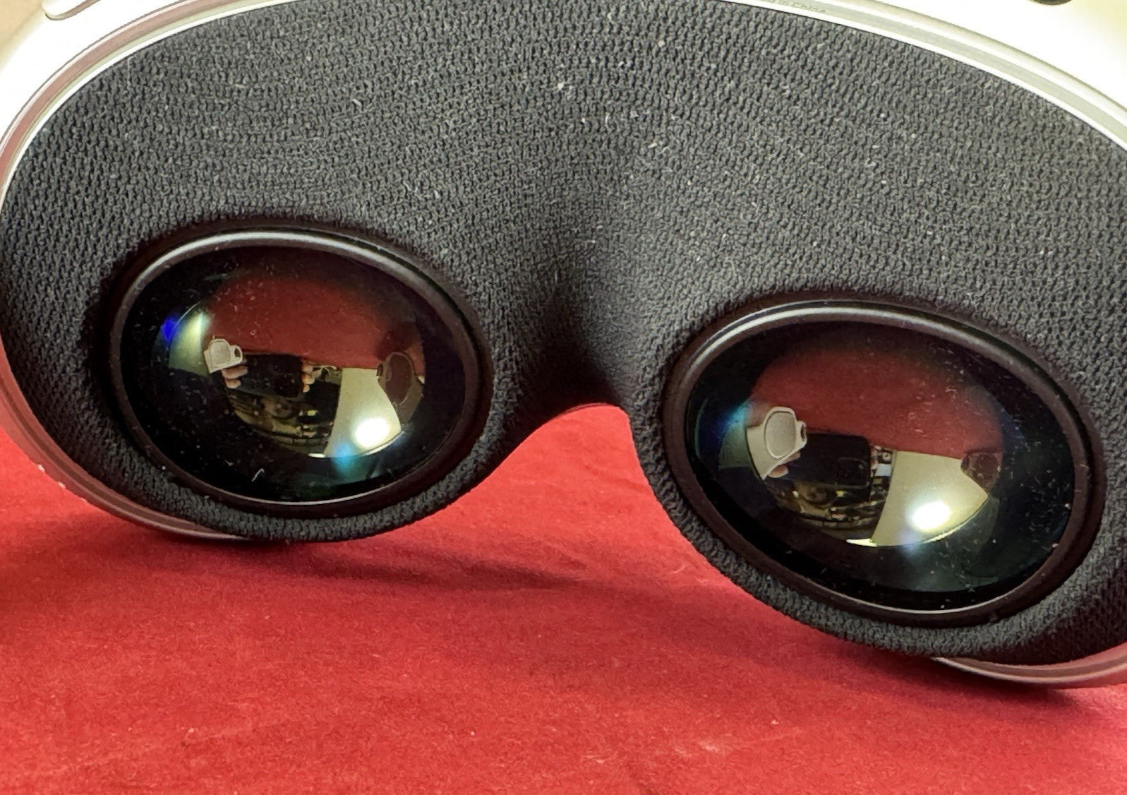 Apple Vision Pro VR Headset w/ Original Box 256GB - MQL83LL/A - Image 8