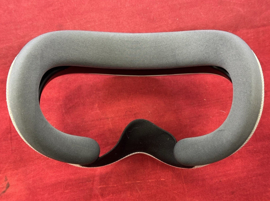 Apple Vision Pro VR Headset w/ Original Box 256GB - MQL83LL/A - Image 11